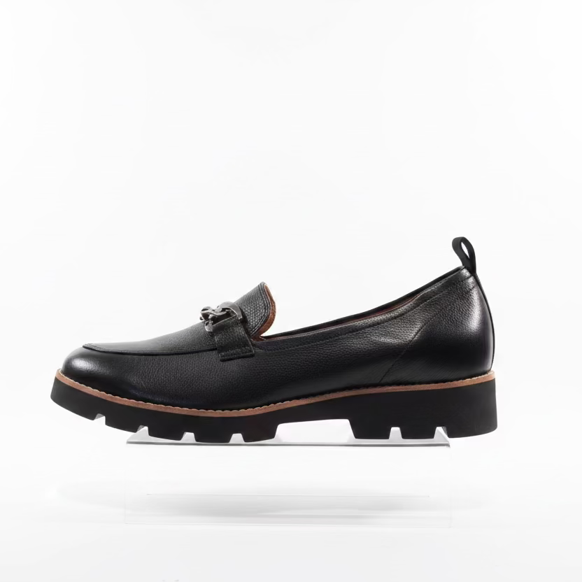Vionic Cynthia Chain Detail Leather Loafer - Black