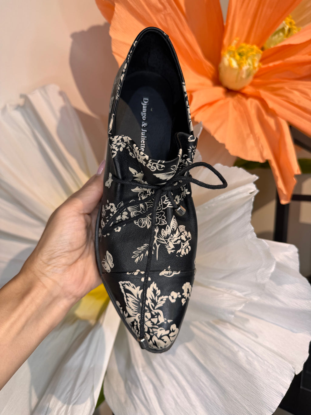 Django & Juliette Kotty Slip on - Milk Black Floral