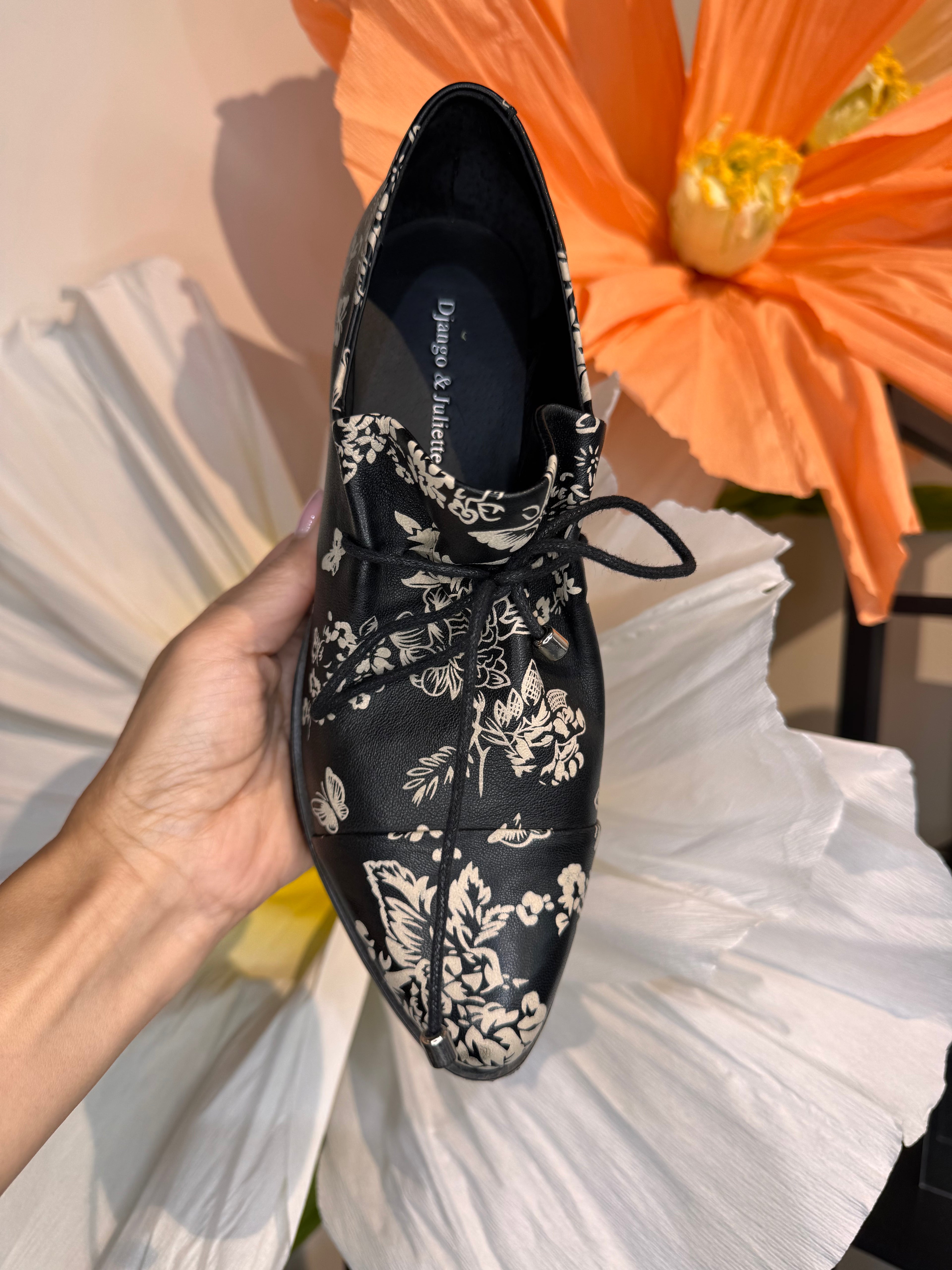 Django & Juliette Kotty Slip on - Milk Black Floral