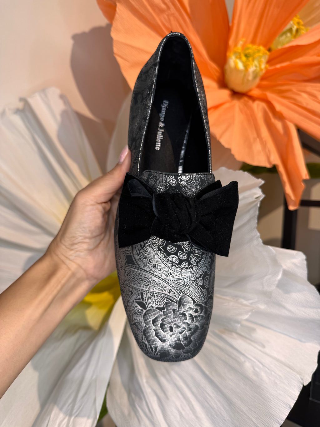 Django & Juliette Pewter Leather Varva Shoe