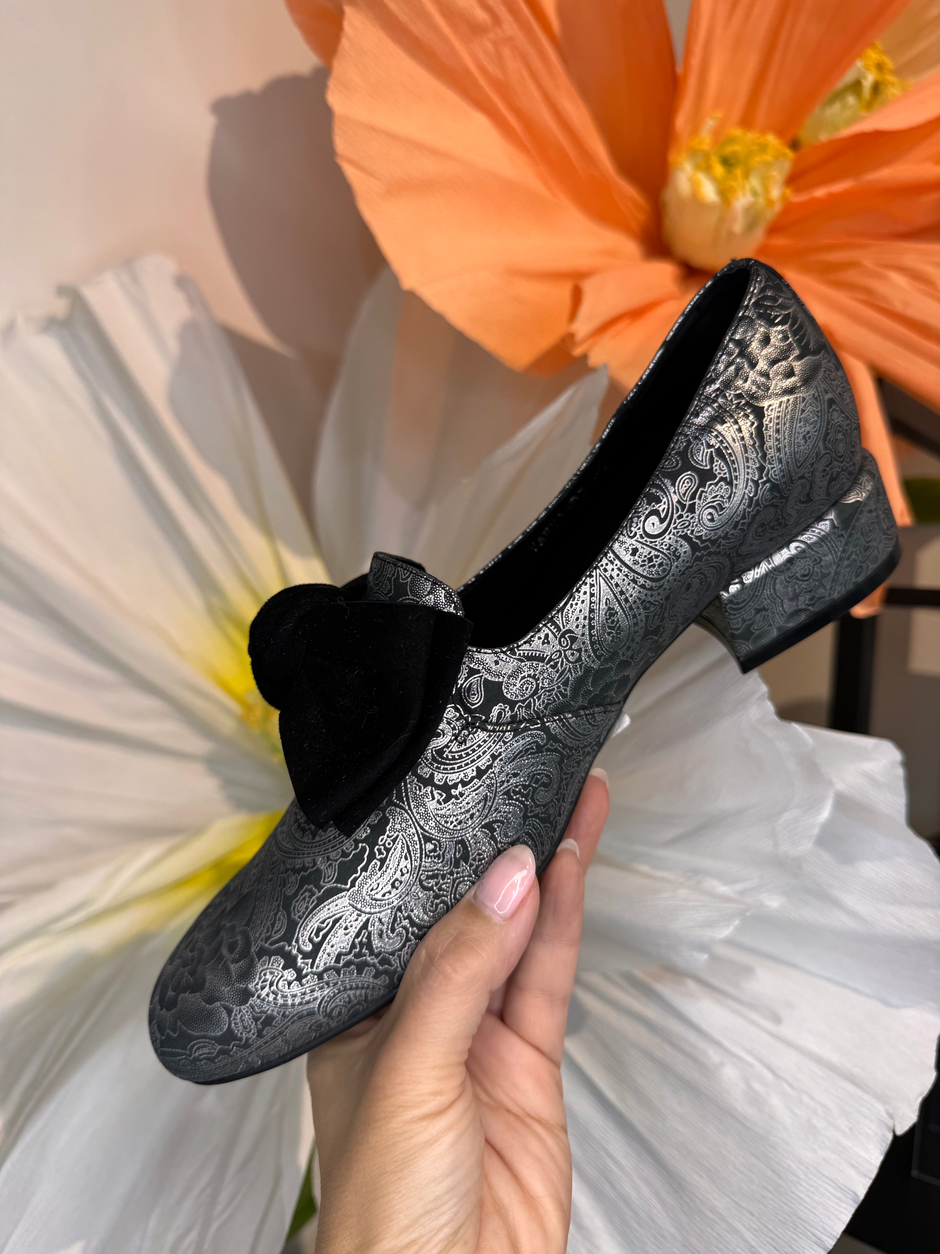 Django & Juliette Pewter Leather Varva Shoe