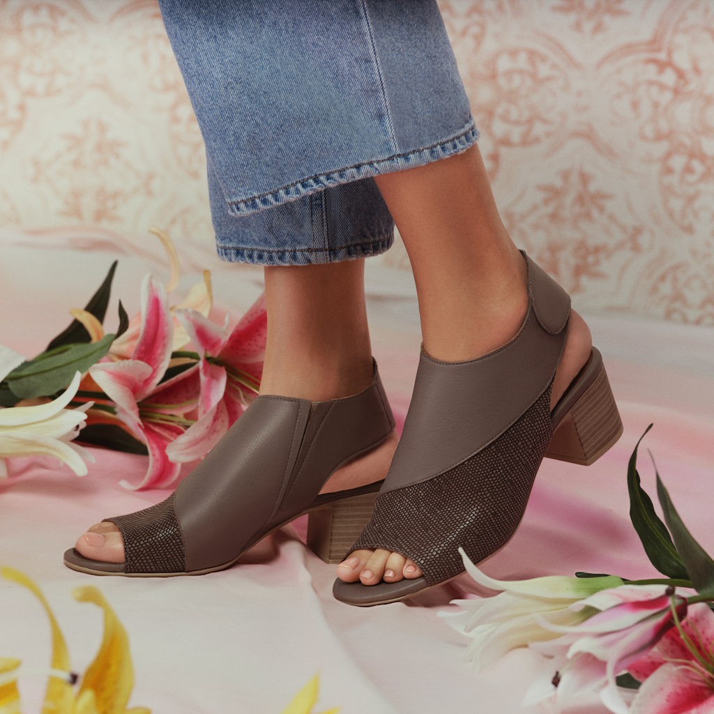 Bueno Rhodes Heel - Light Grey Combo