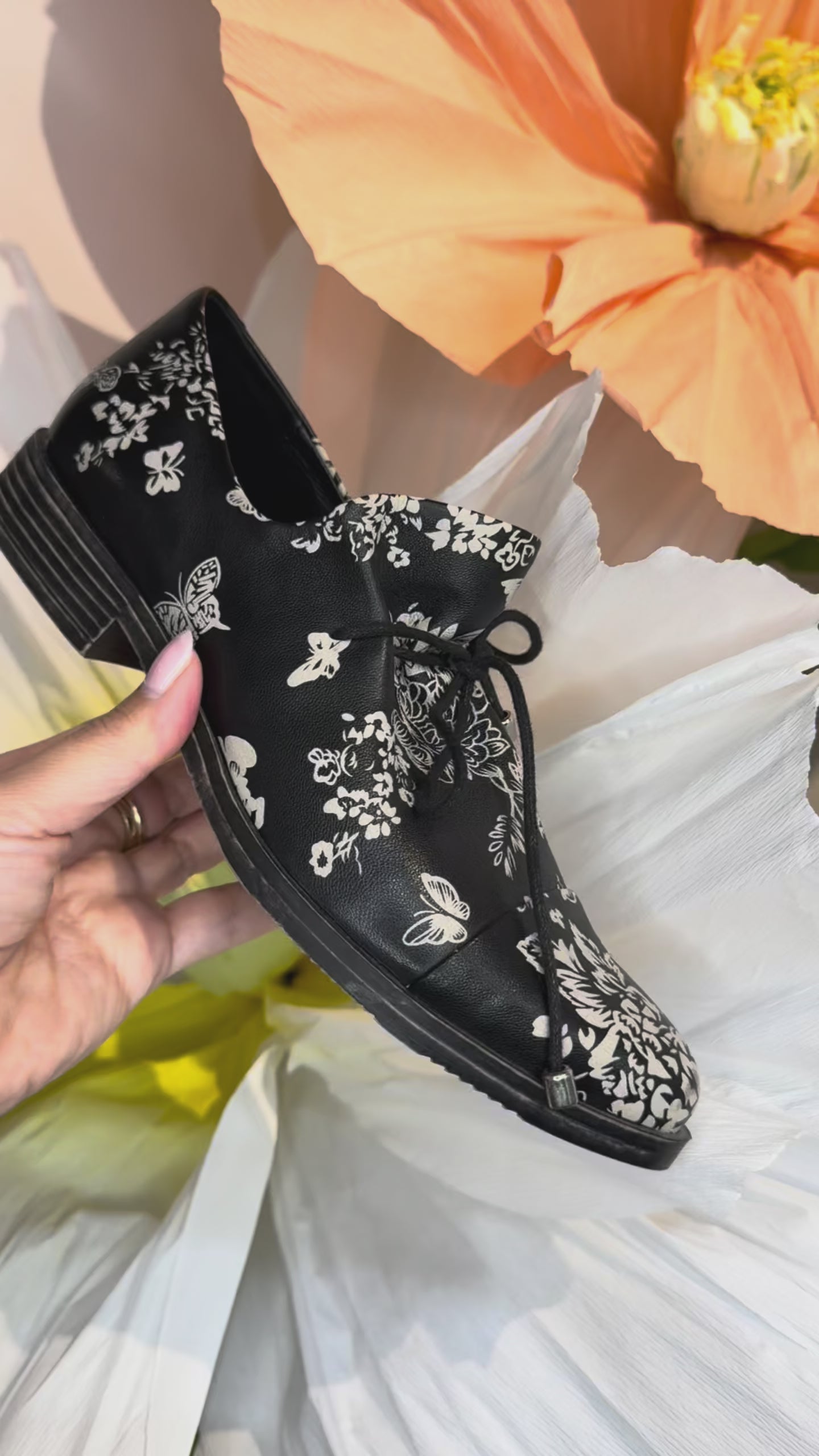 Django & Juliette Kotty Slip on - Milk Black Floral