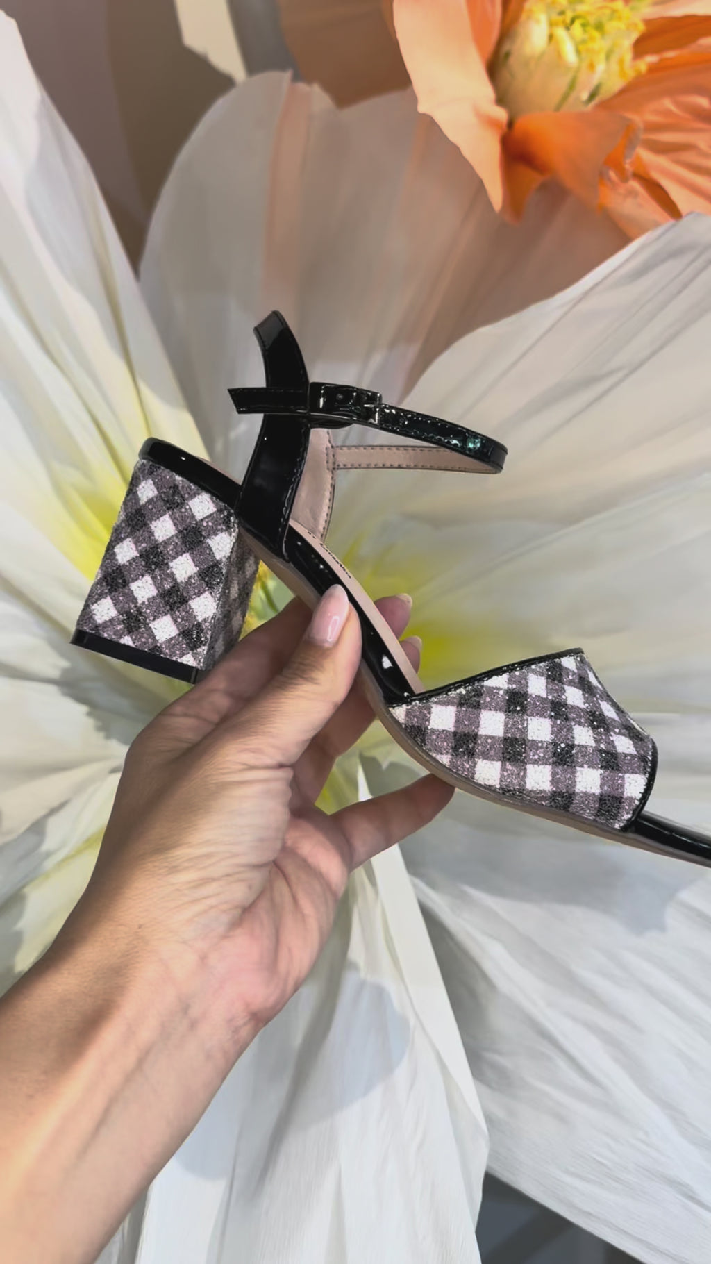 Laura Vita Black White Block Heel Sandal