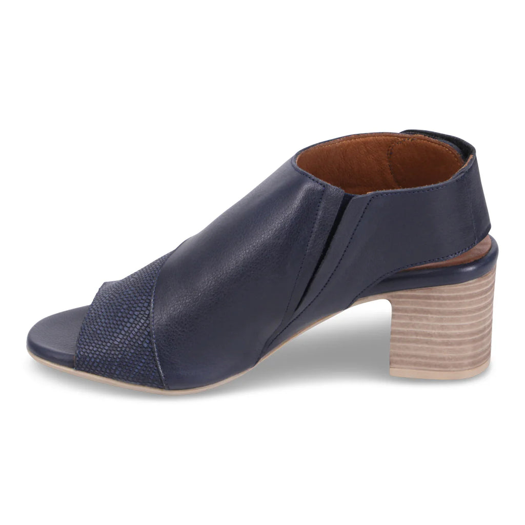 Bueno Rhodes Heel - Navy Combo